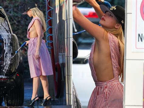 addison rae nipslip|Addison Rae Flashes Sideboob in Candy Striper Dress at Car。